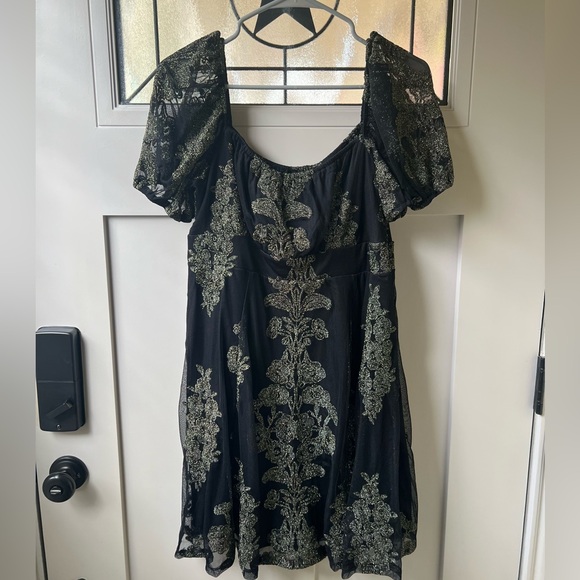 Altar'd State Dresses & Skirts - Altar’d State Women’s Mini Dress
Size: Large
